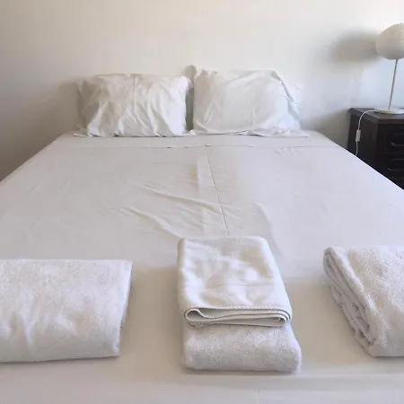 Avenida 83 Guest house